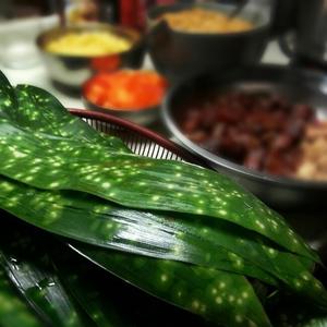 绿豆蛋黄肉粽的做法 步骤2