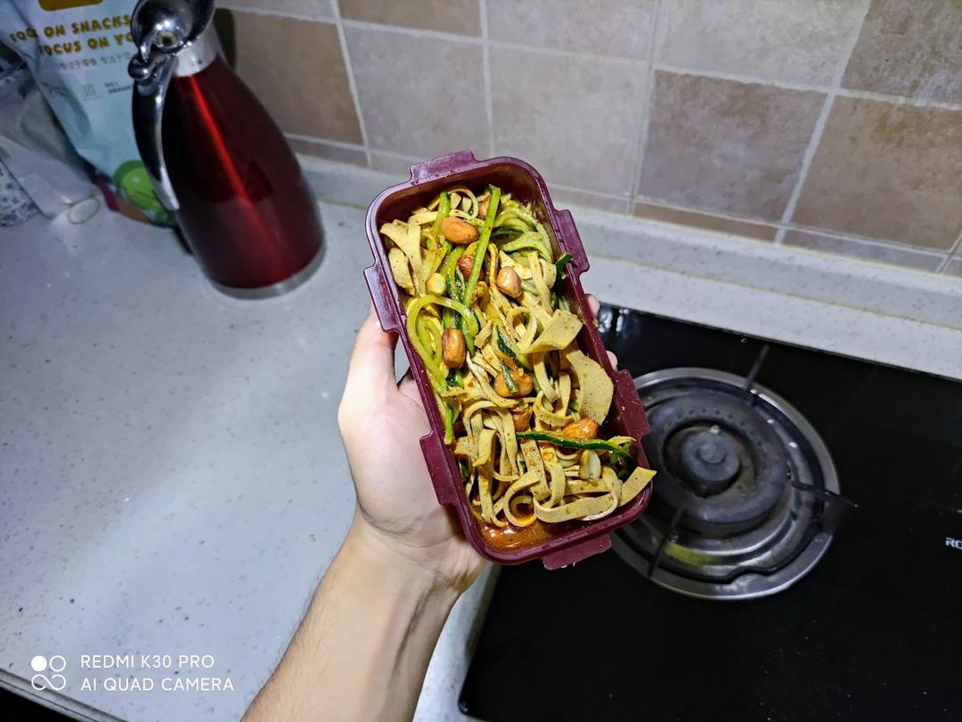 不一样的凉拌千张丝（豆皮）