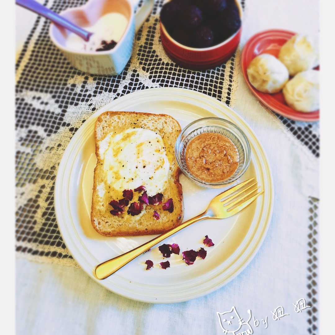 荷包蛋土司