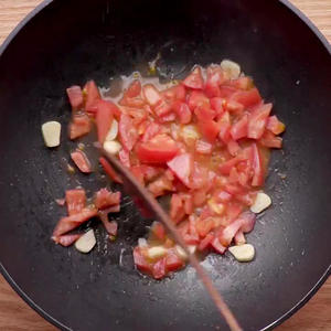 番茄玉米粒炒肉末的做法 步骤2