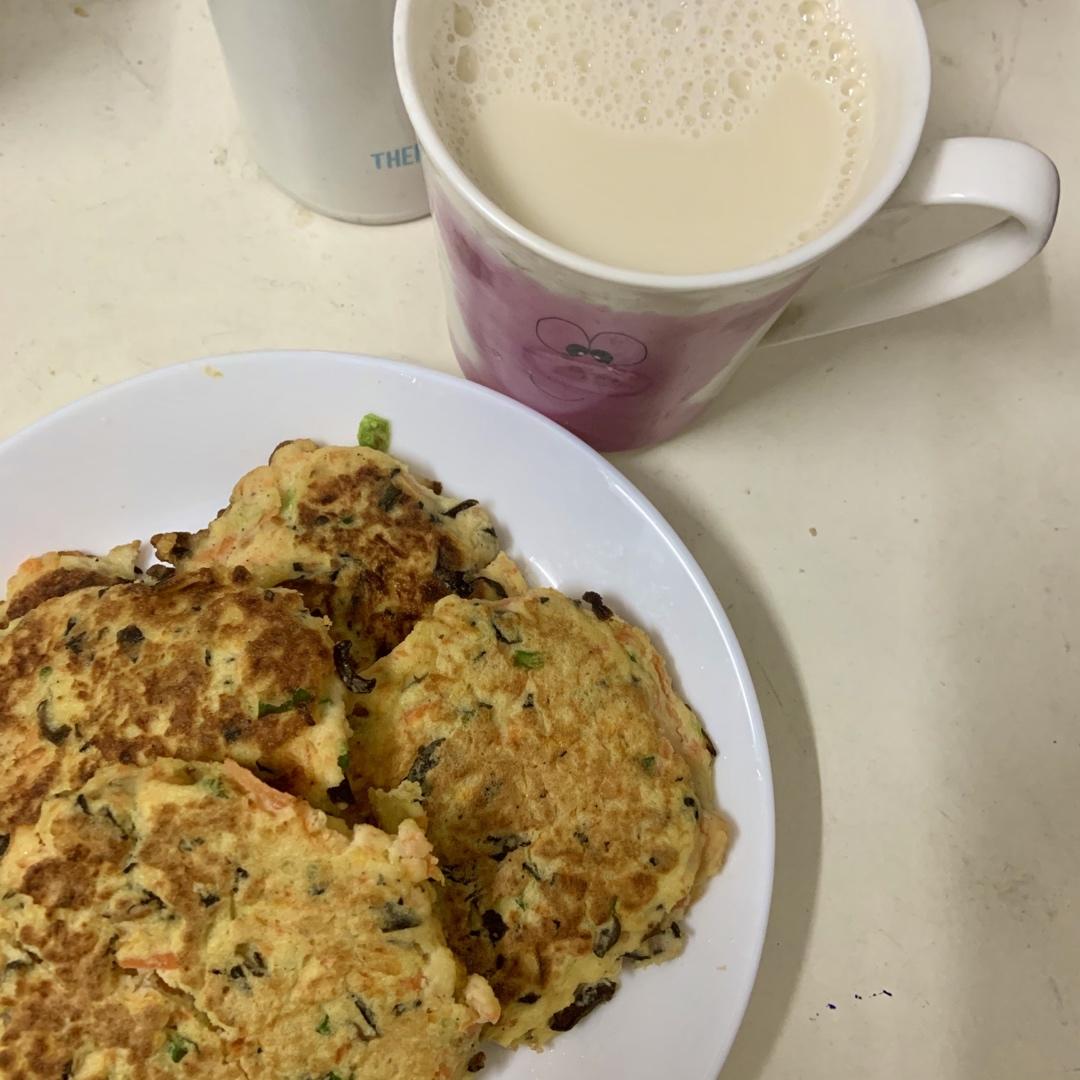 人见人爱好吃香喷喷的豆渣饼🤭🤭🤭