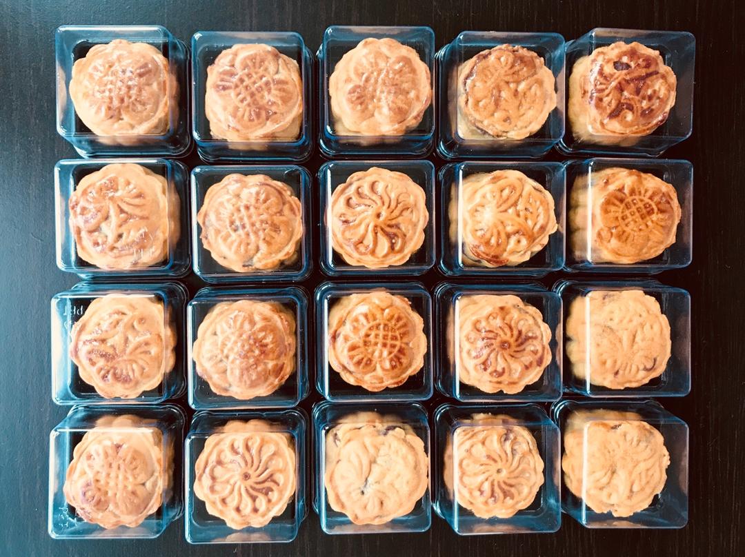 广式月饼——蛋黄莲蓉月饼