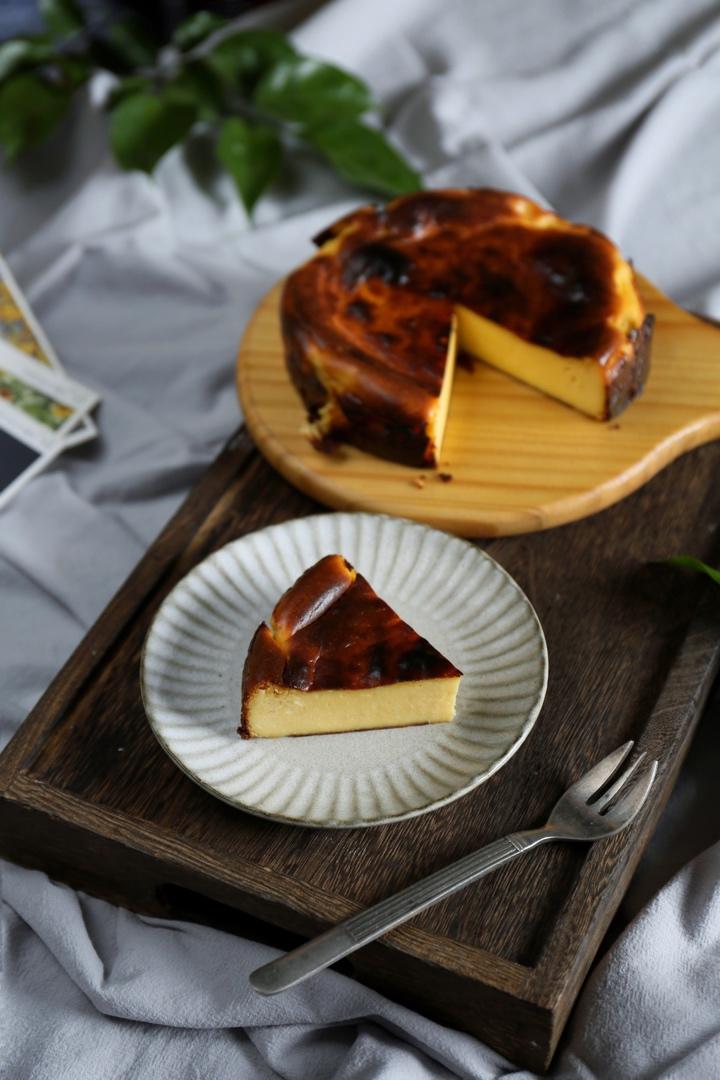 圆面做的正宗巴斯克烧焦芝士蛋糕originalbasqueburntcheesecake