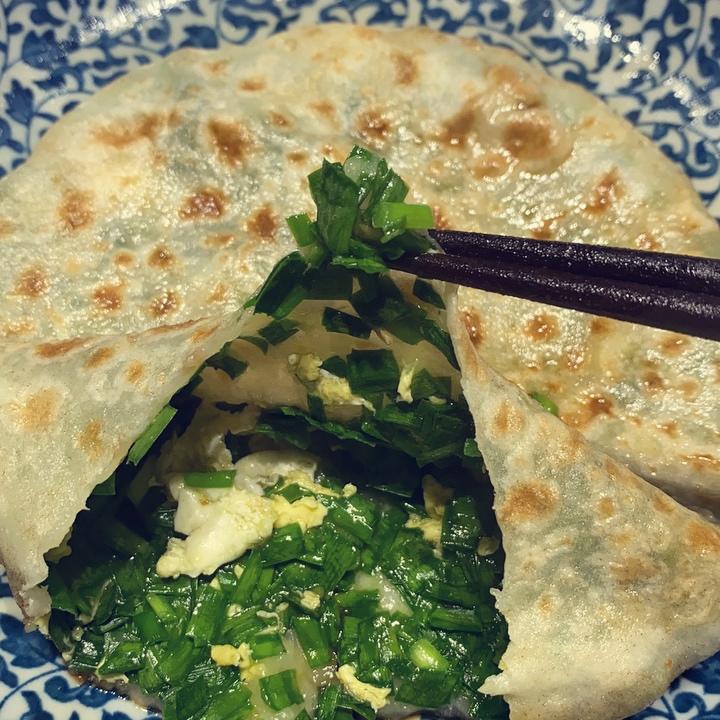 韭菜鸡蛋馅饼（调料超级少只放油盐）的做法 步骤2