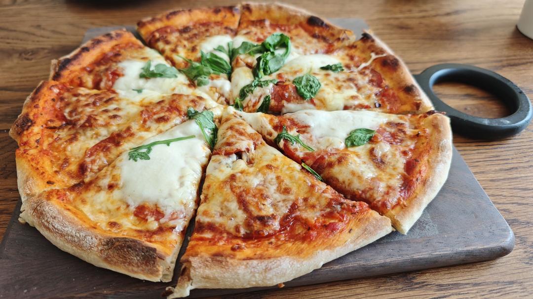 在家也能做出正宗的意大利那不勒斯披萨饼皮 (Pizza Napoletana)