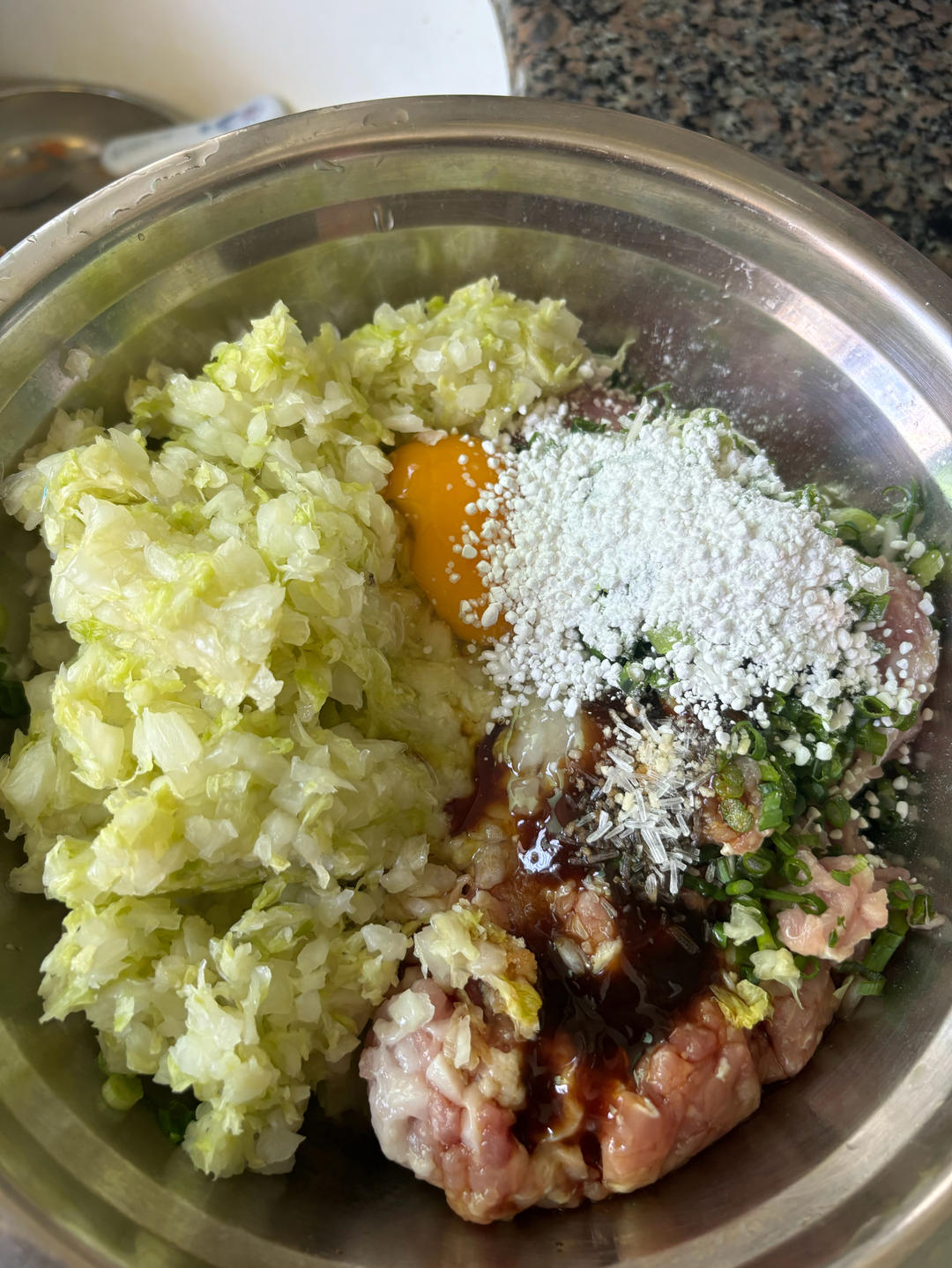 猪肉白菜馅云吞的做法 步骤1