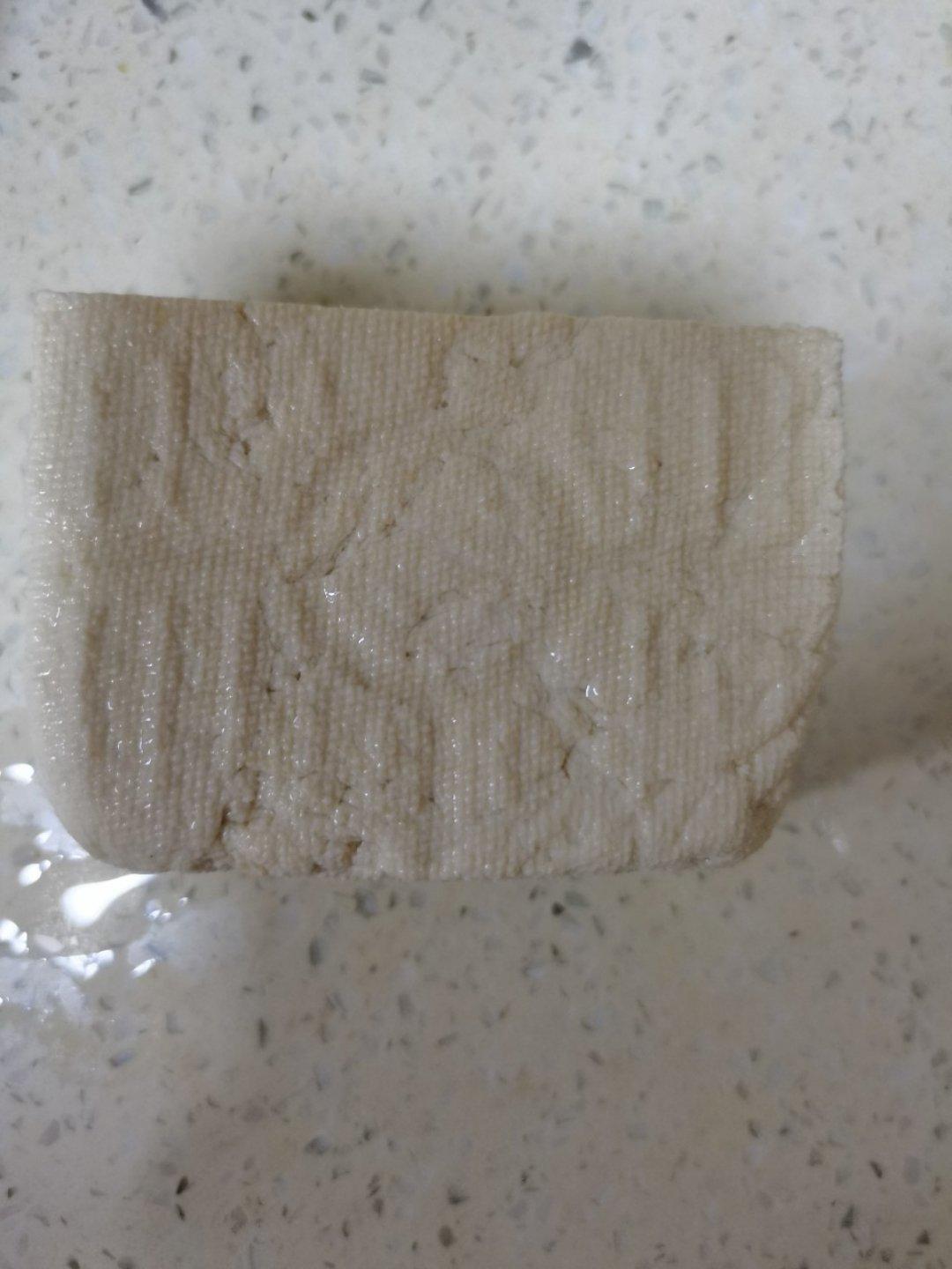 自己做香滑细嫩的卤水豆腐