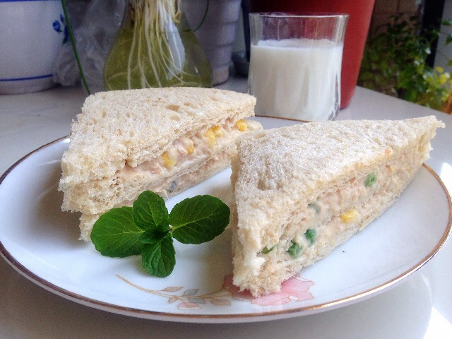 吞拿鱼玉米三明治