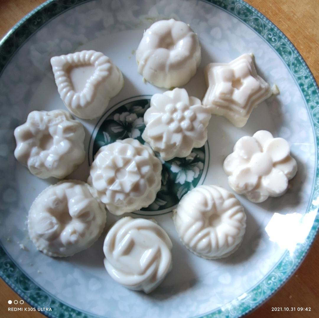 抖音网红奶冻抖臀兔兔