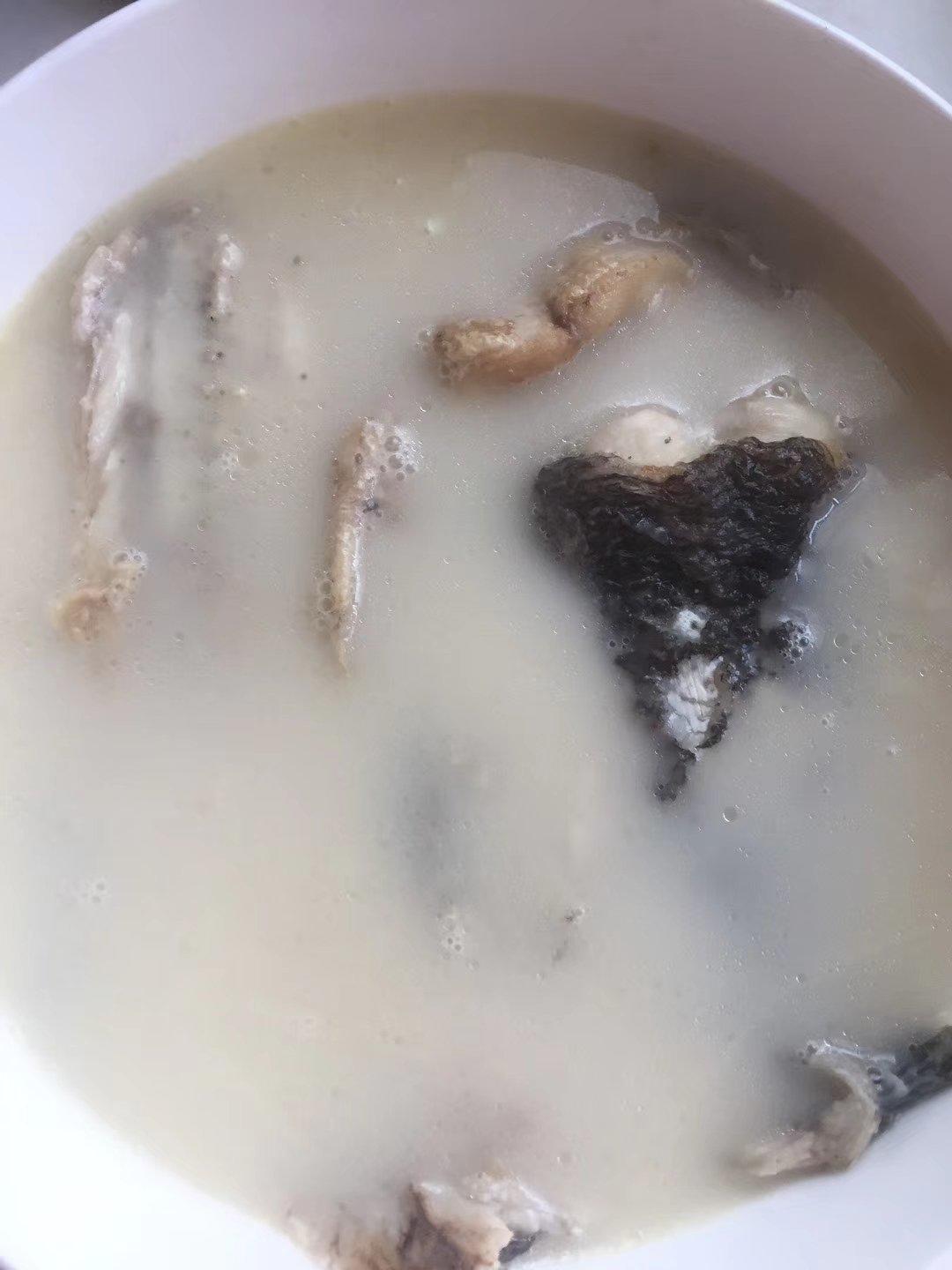 奶白鱼汤