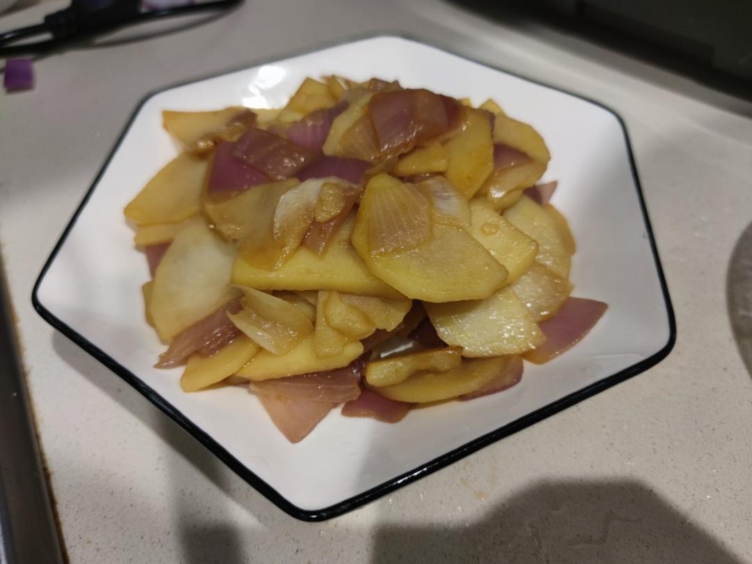 香喷喷的洋葱土豆片