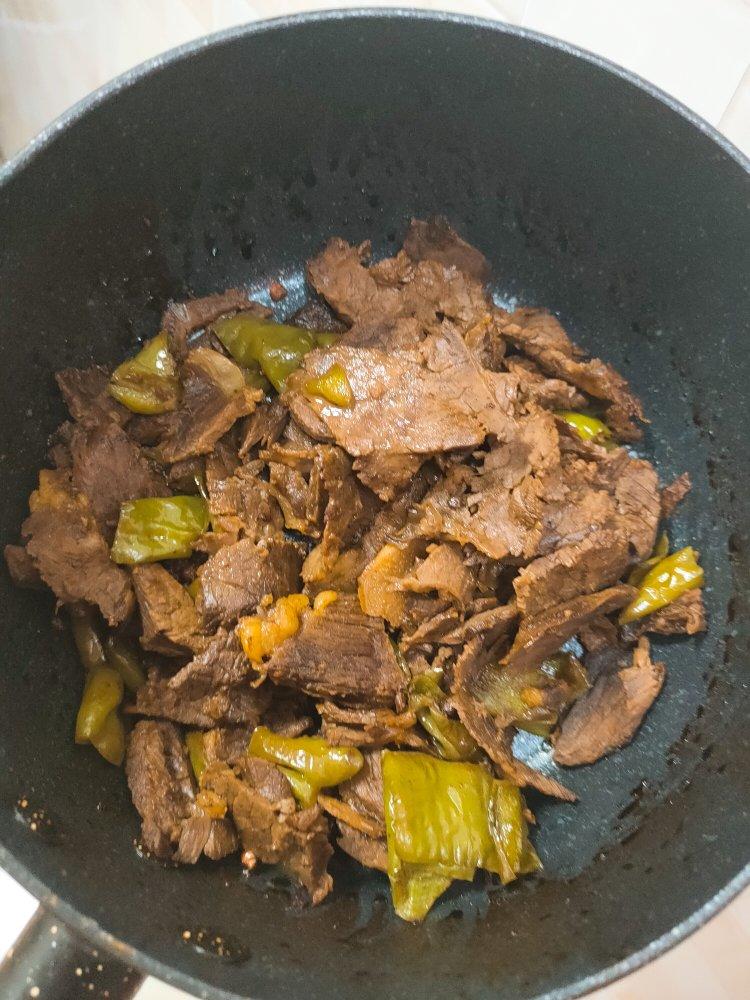 青红椒炒卤牛肉