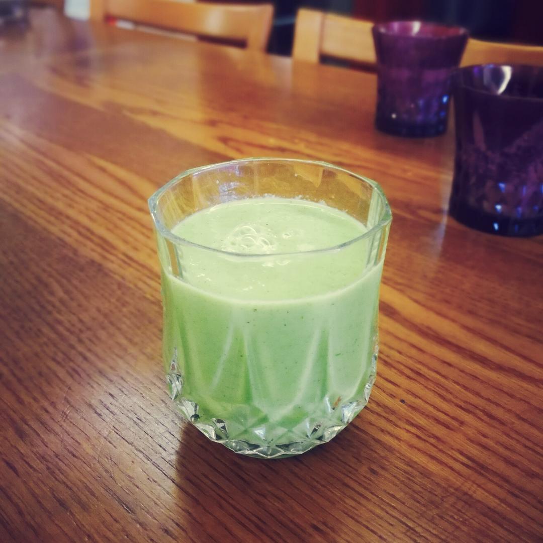 羽衣甘蓝果蔬汁