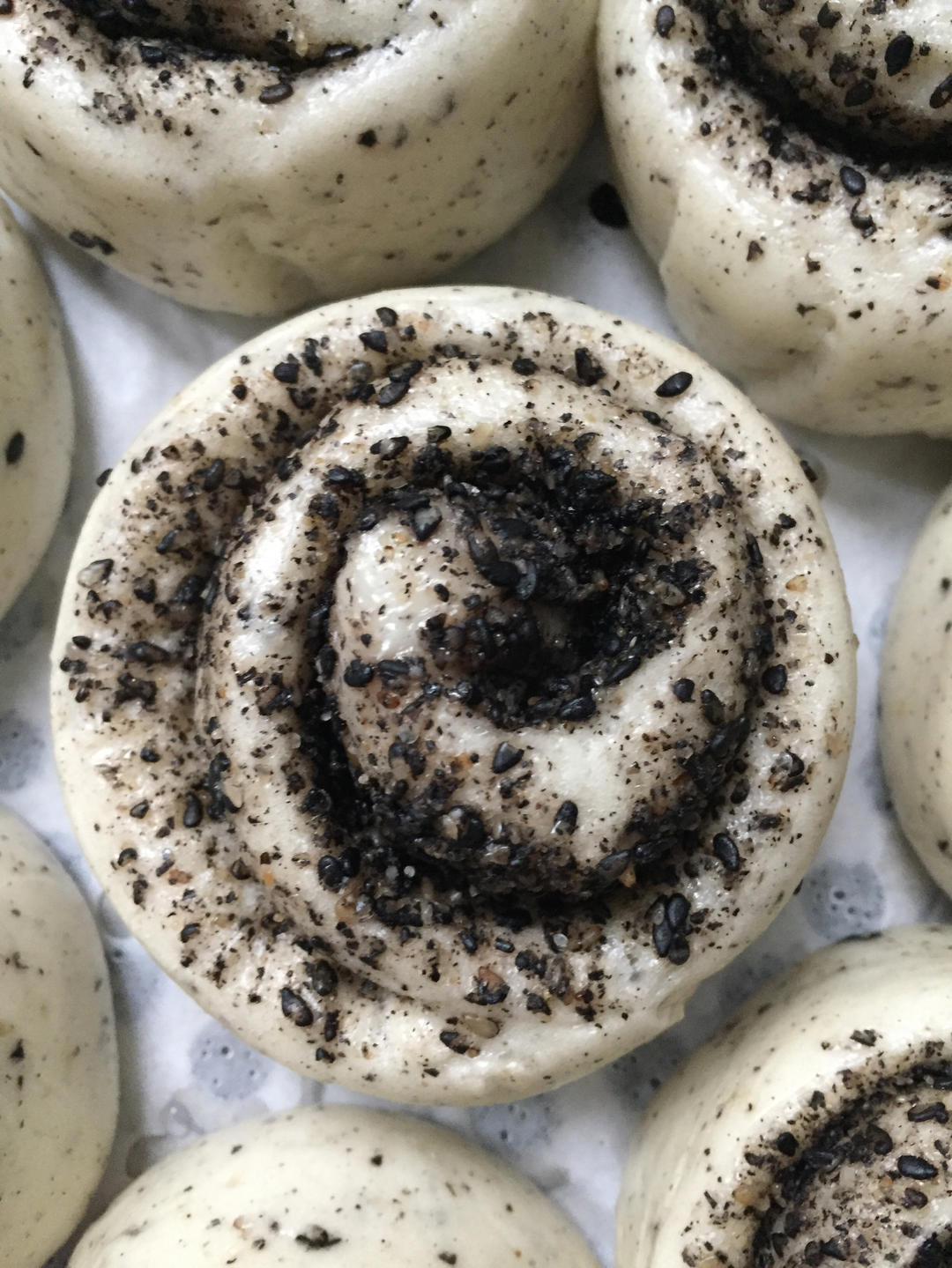 黑芝麻花生卷馒头