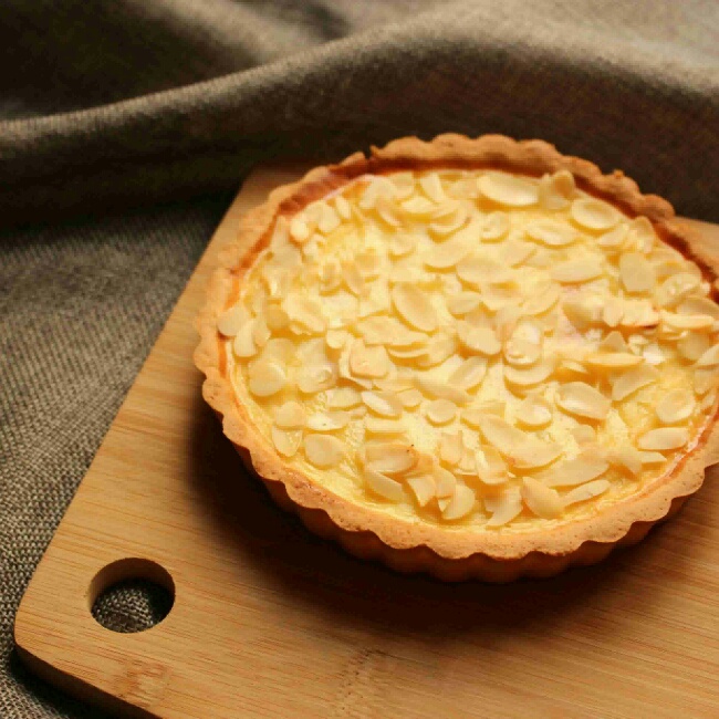 卿凉做的杏仁椰香芝士派