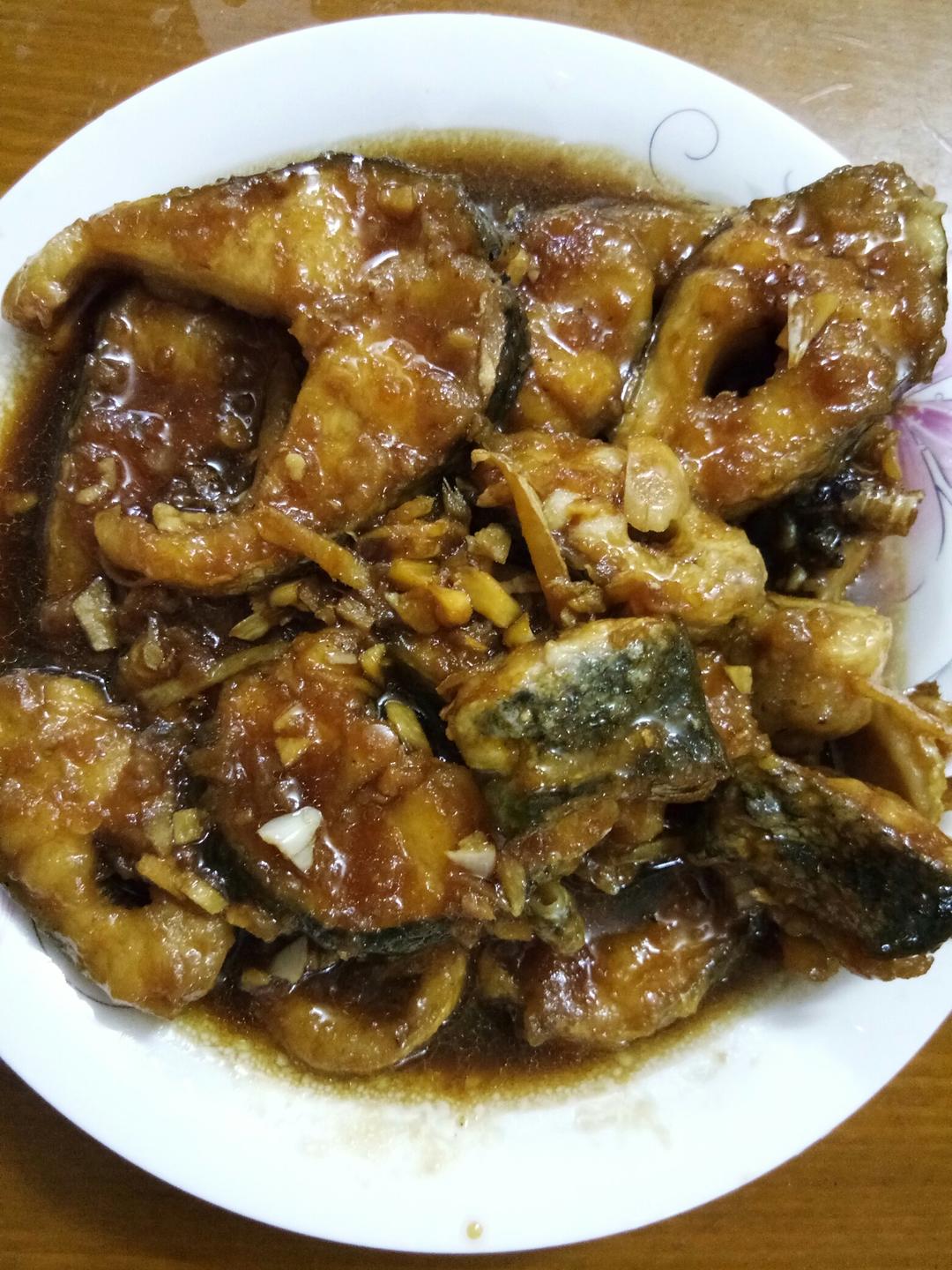 涵与艺做的红烧黑鱼段