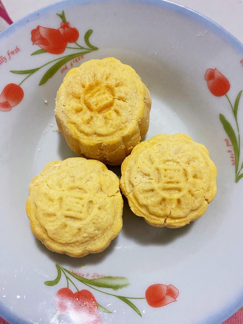 超详细图解版--流心奶黄月饼