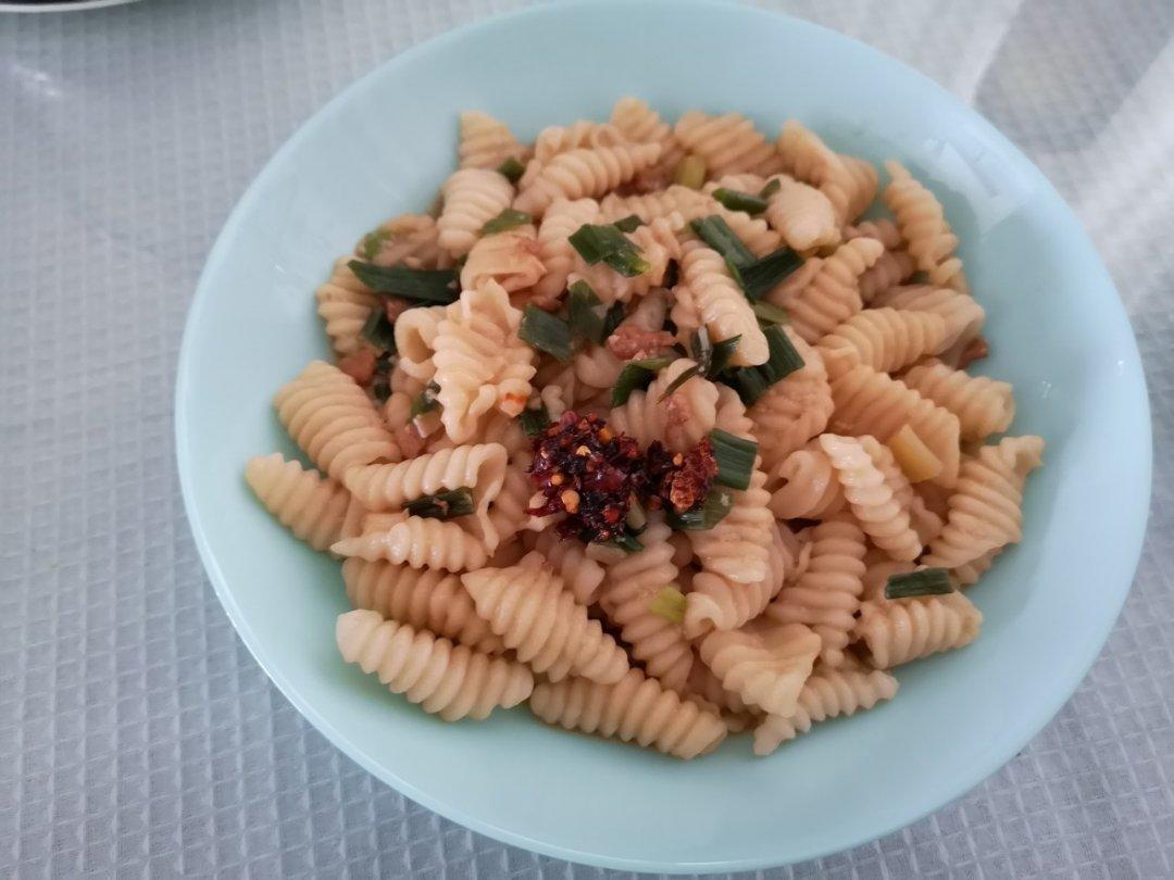 炒麻食