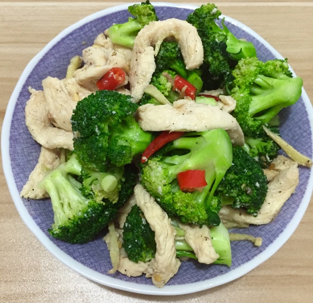 （低于500卡快手菜）西兰花炒鸡胸肉