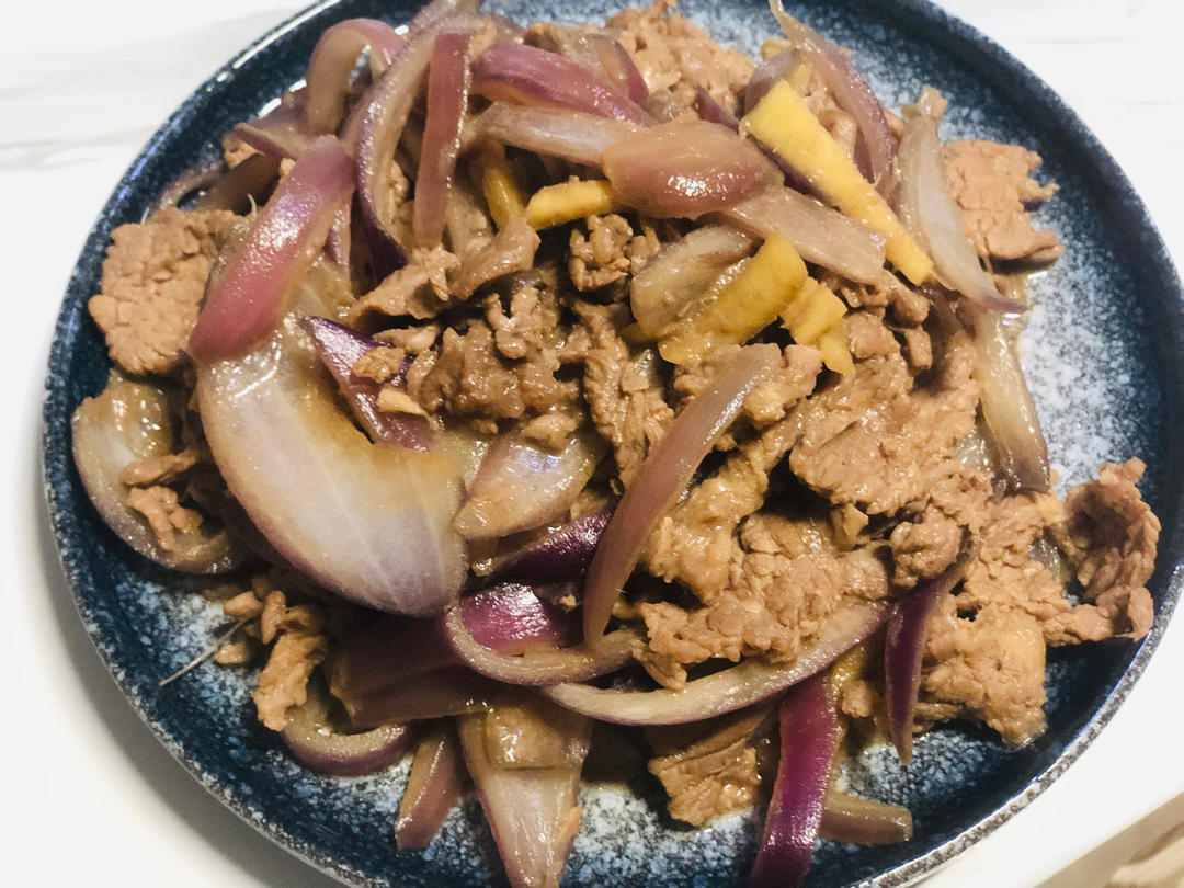 洋葱炒牛肉
