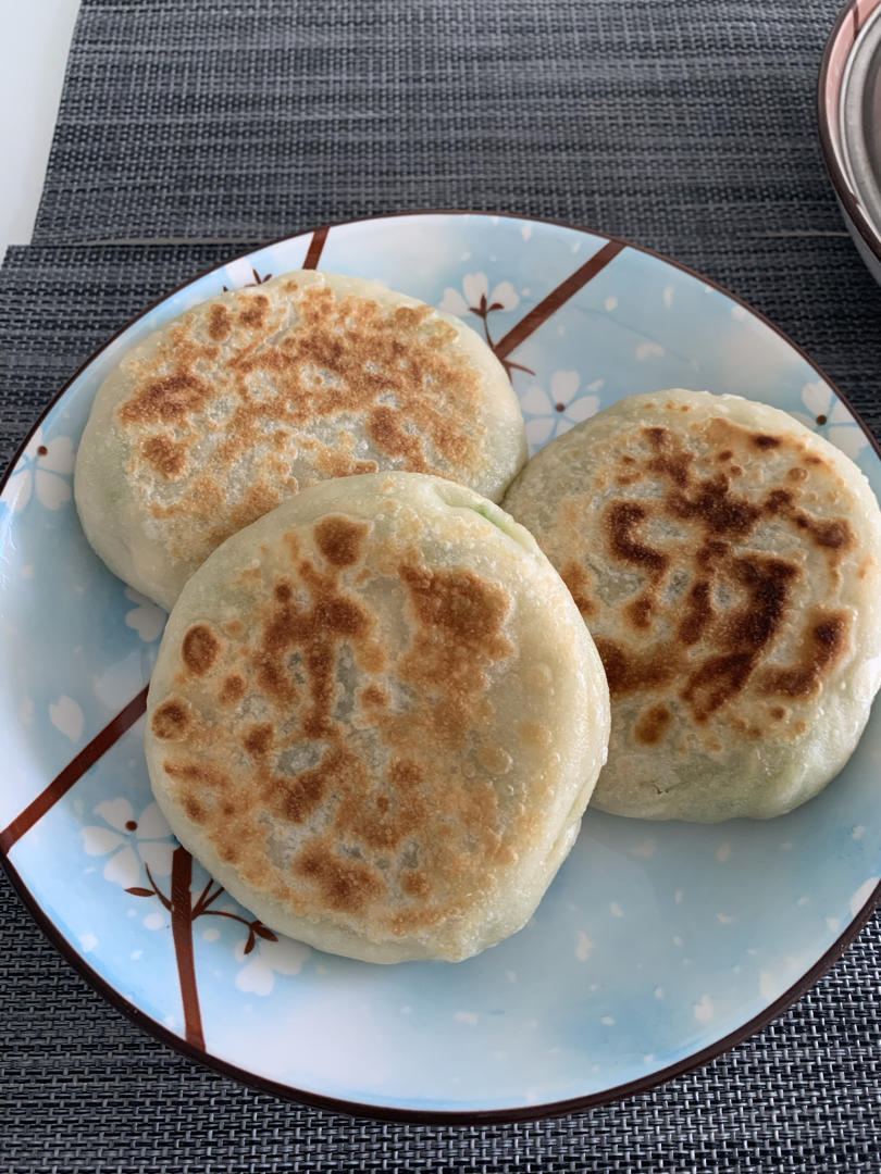 会连续吃八个的萝卜馅饼