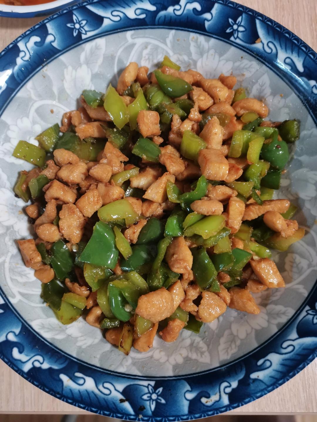 鸡胸肉爆炒辣椒