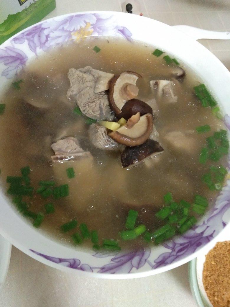 香菇炖排骨汤•【可可君厨乐时光11】