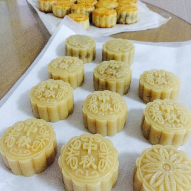广式月饼——蛋黄莲蓉月饼