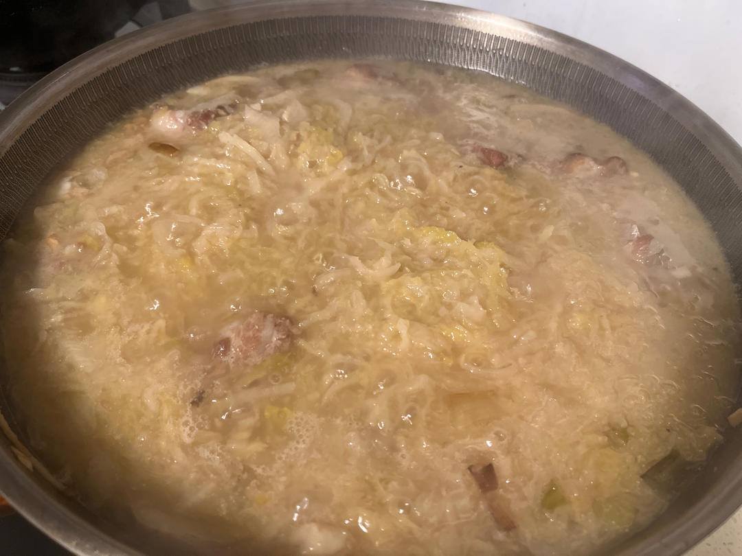 东北酸菜炖排骨