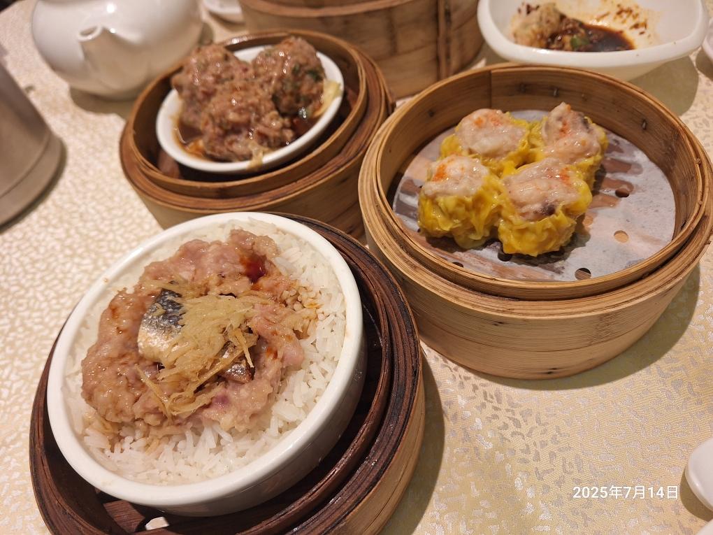 豬仔的“阿茂整餅”