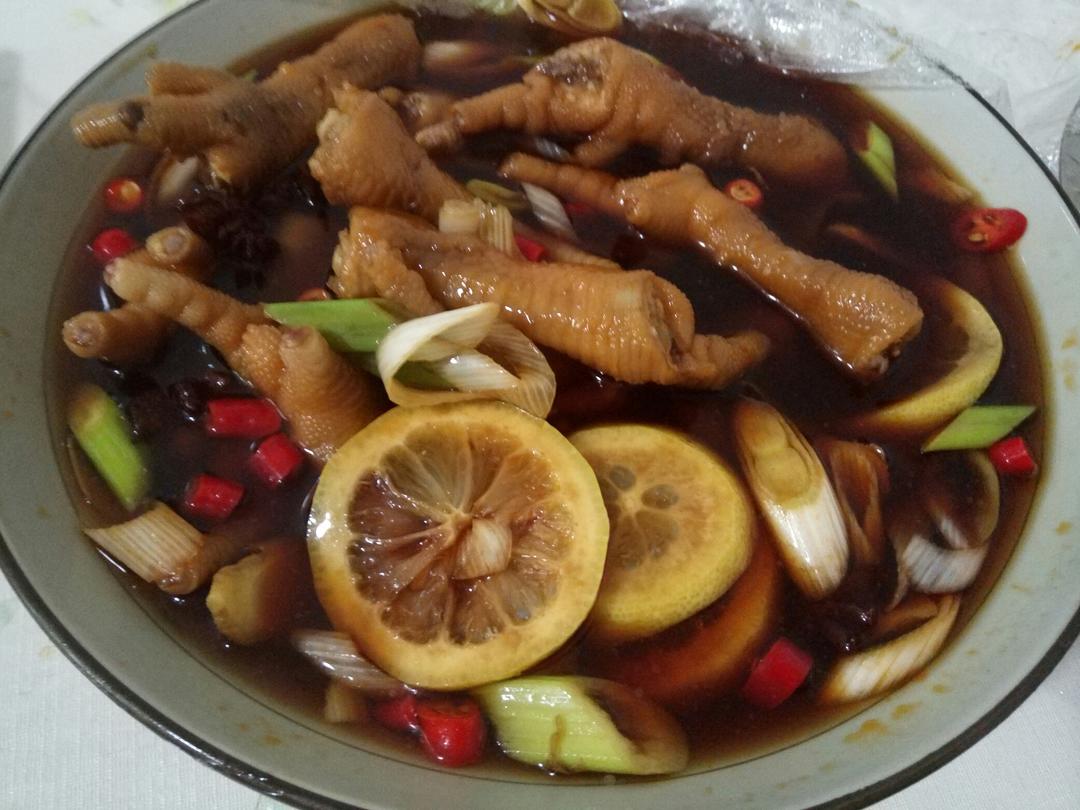 卤香柠檬鸡脚的做法