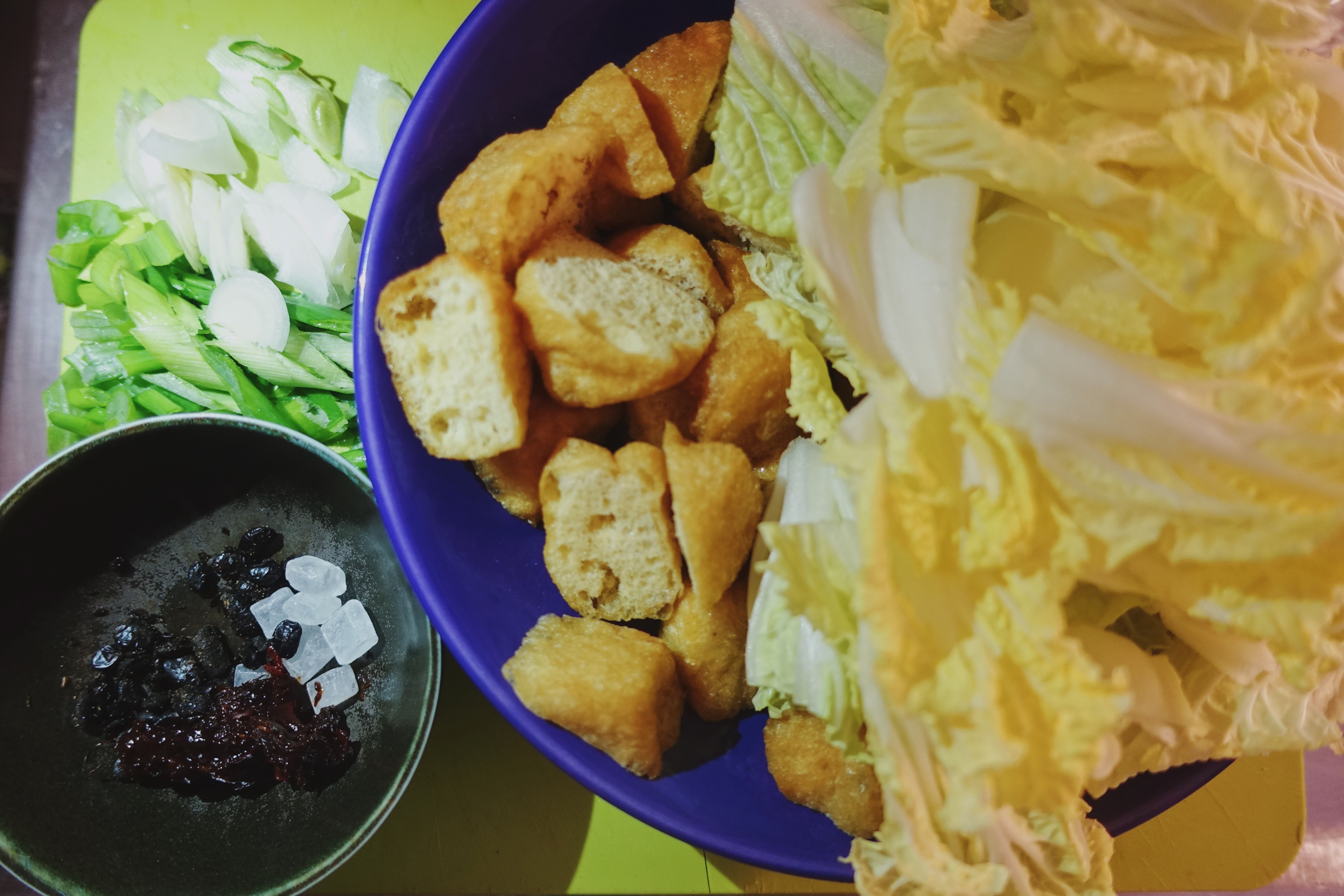 川香豆泡炖白菜的做法 步骤1