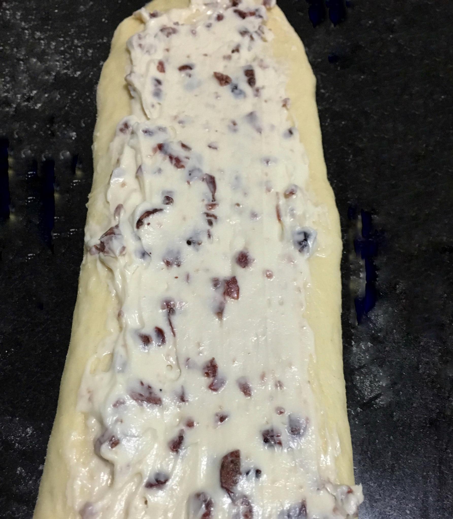 蔓越莓乳酪奶油面包卷的做法 步骤6