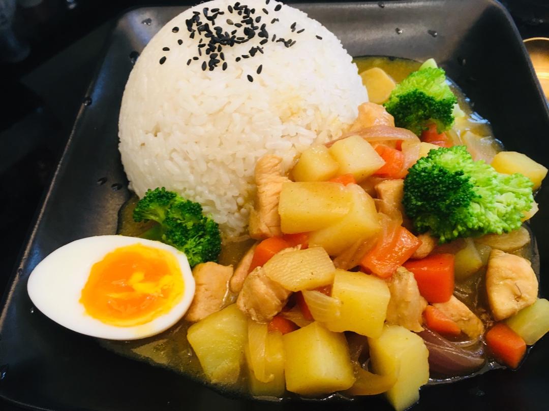 鸡肉咖喱饭