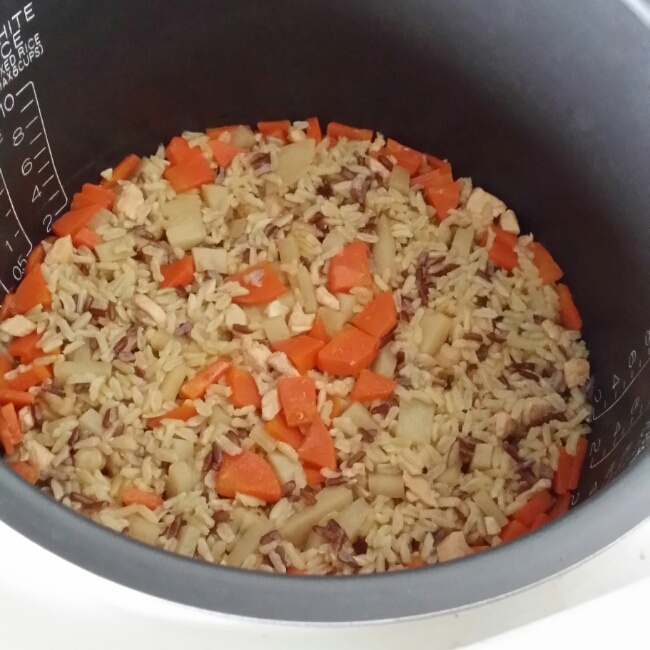 土豆焖饭（电饭锅版）