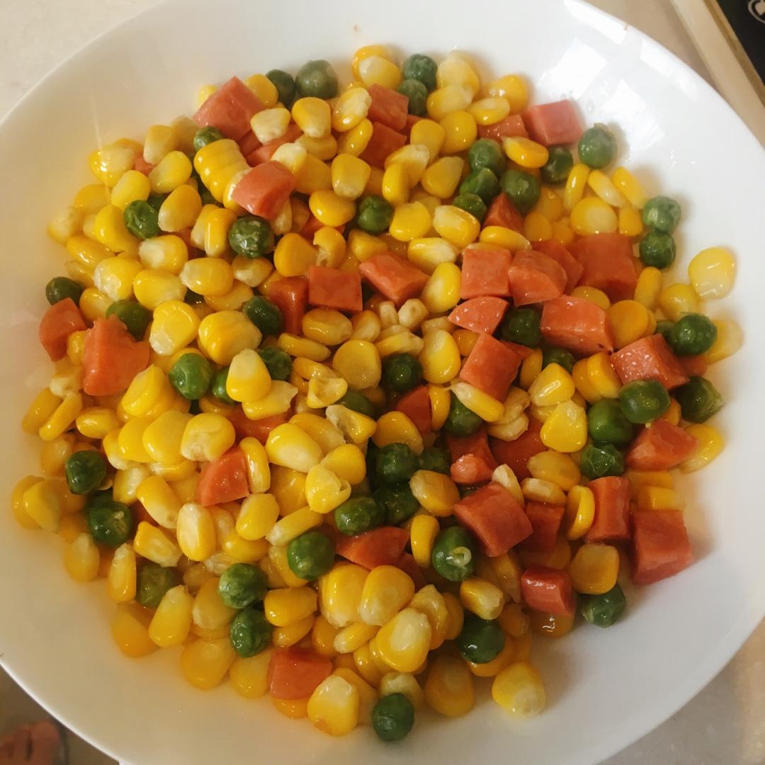今天炒什么菜啊做的火腿肠炒玉米粒