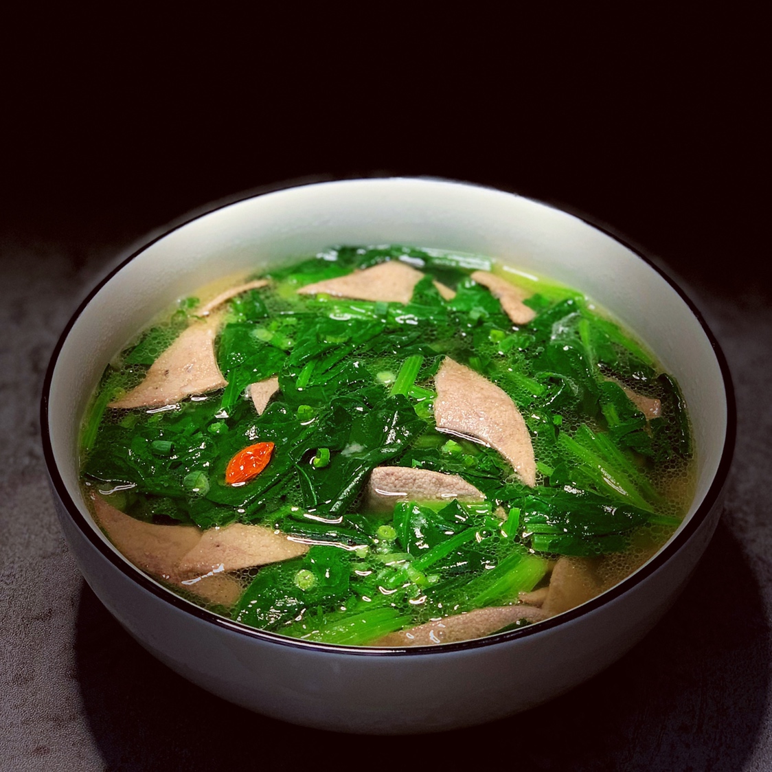 汤汤水水—菠菜猪肝汤