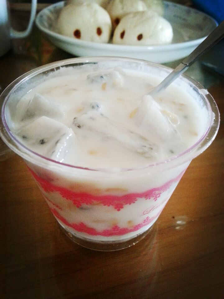 酸奶燕麦水果早餐粥