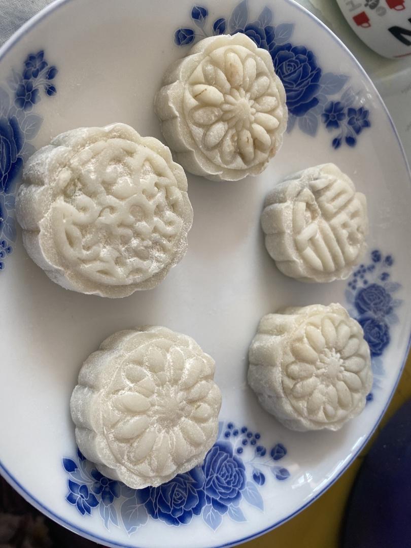 好吃到哭的冰皮月饼（细腻绿豆沙/榴莲）
