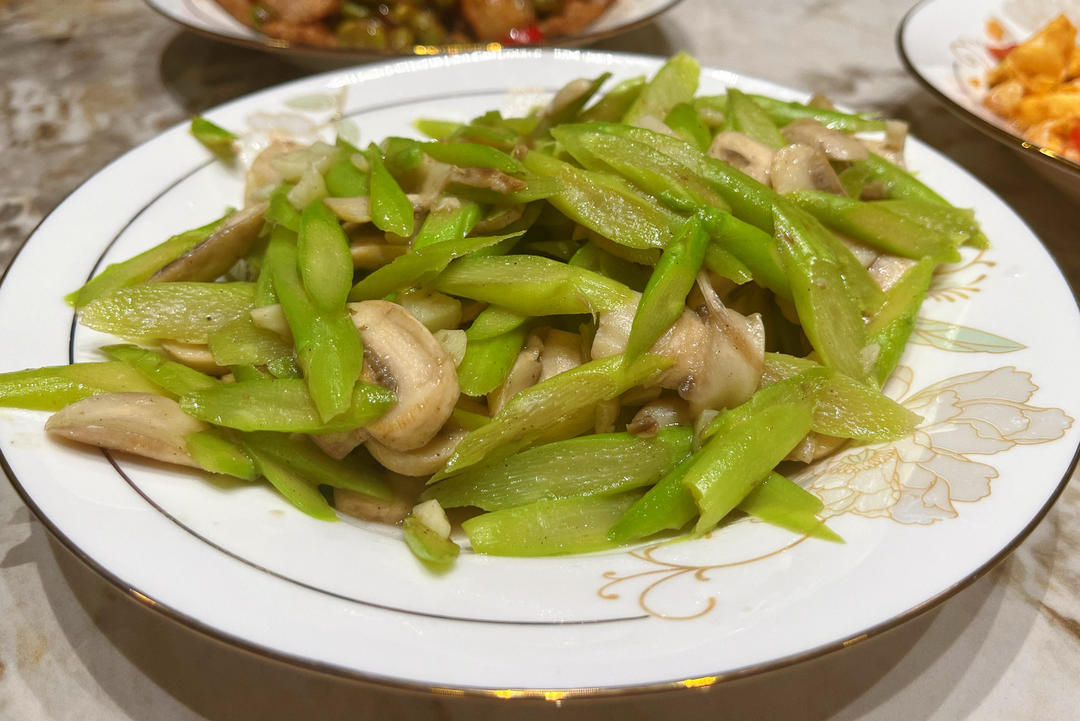 教你做最好吃的芦笋炒蘑菇 新手速get！