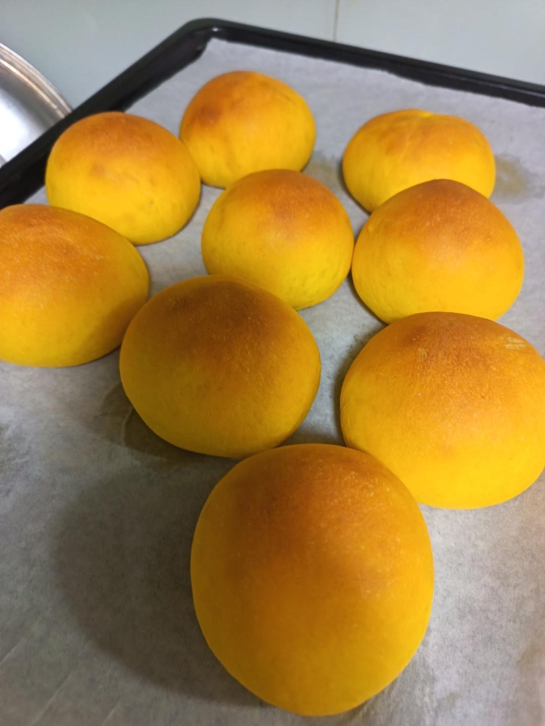 秋天的第一口面包-🎃南瓜乳酪软欧！