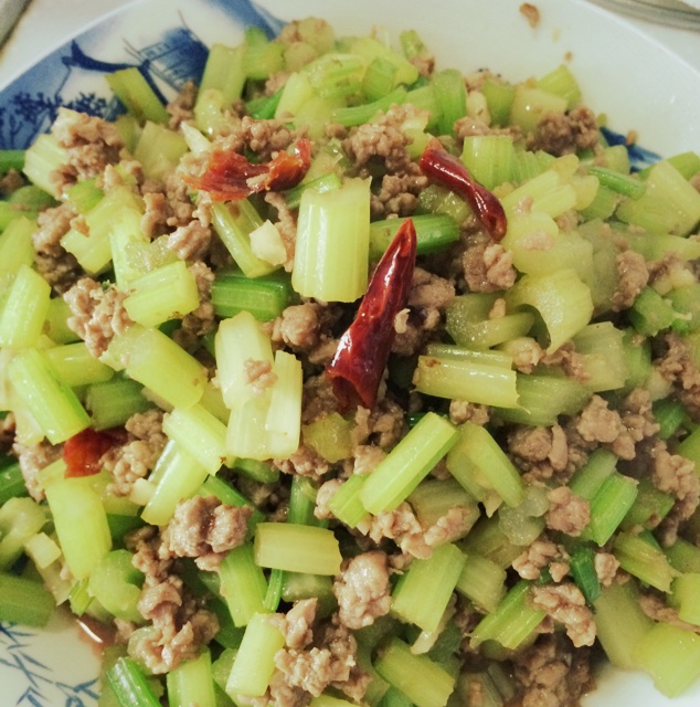 芹菜牛肉末「下饭神器」