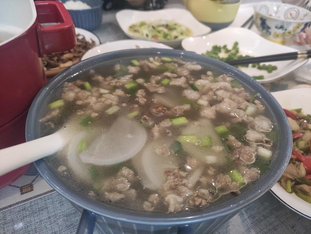 羊肉汤（汤鲜味美不膻气）