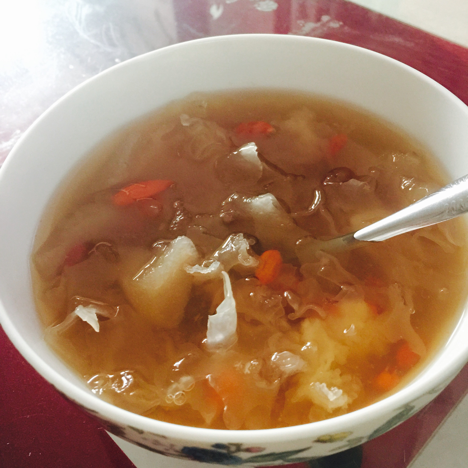 冰糖银耳雪梨汤