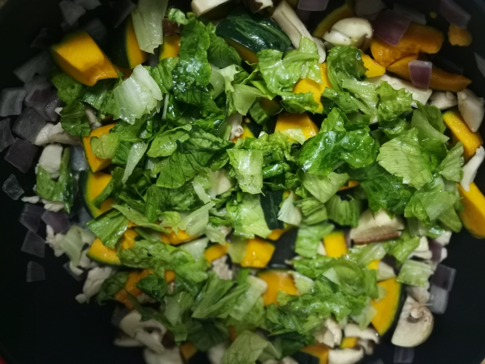 电饭煲焖饭：南瓜鸡肉蔬菜饭的做法 步骤11