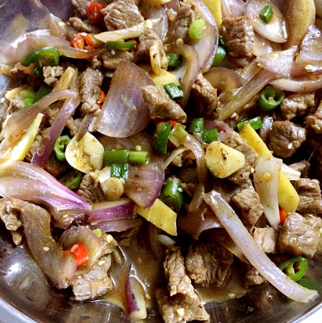 孜然洋葱炒牛肉粒