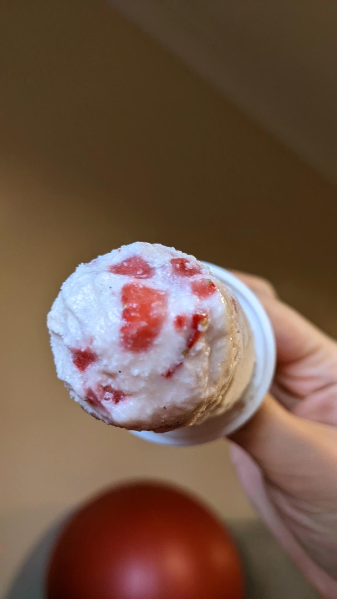 冻草莓芝士蛋糕（Berry Berry冰激凌）