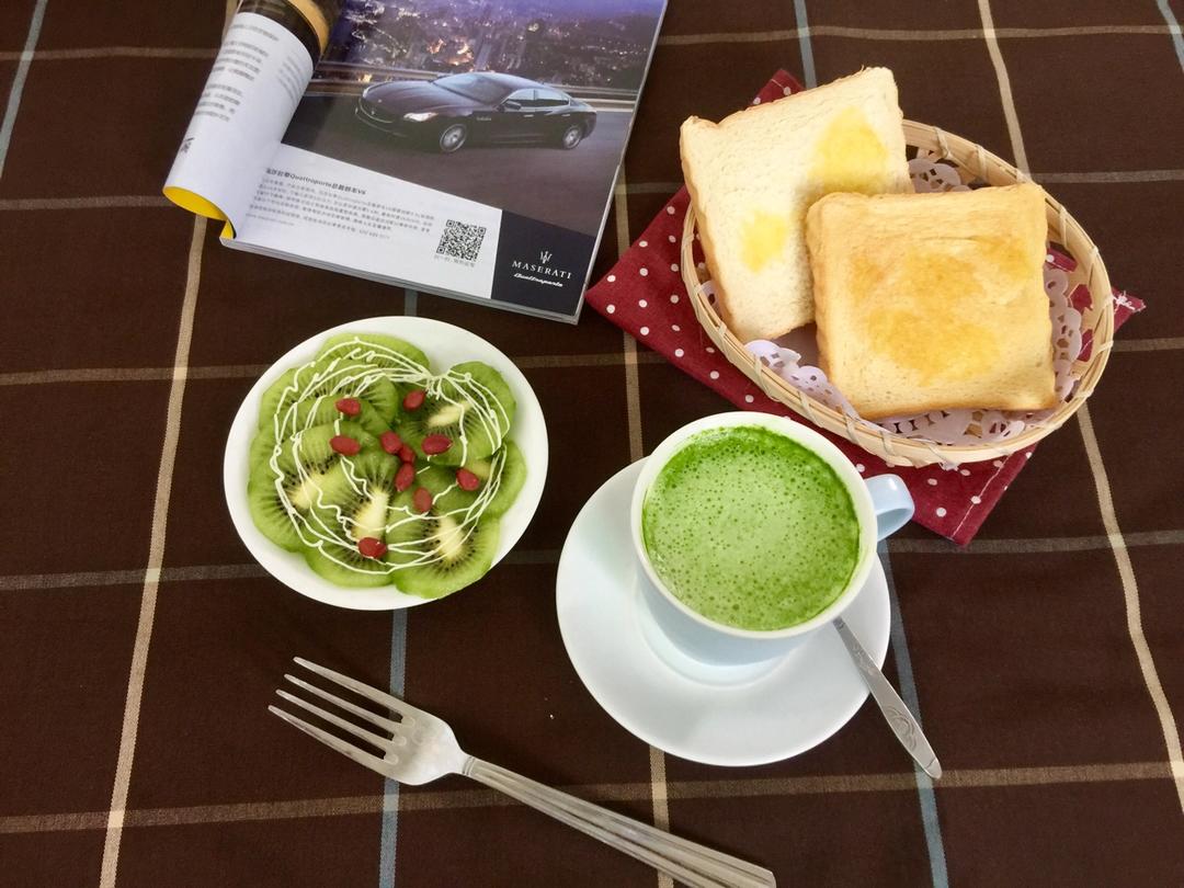 拉花抹茶拿铁