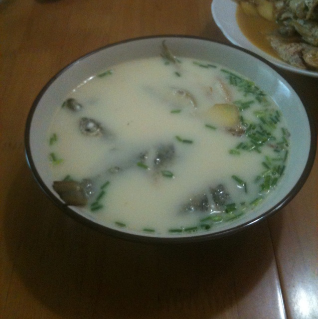 牛奶鲫鱼汤