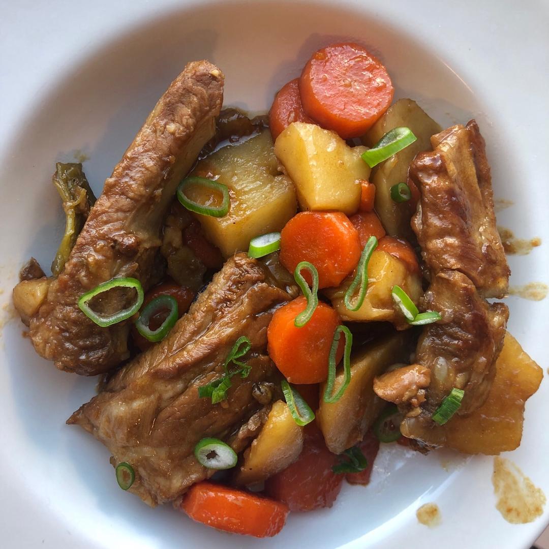 胡萝卜土豆炖排骨